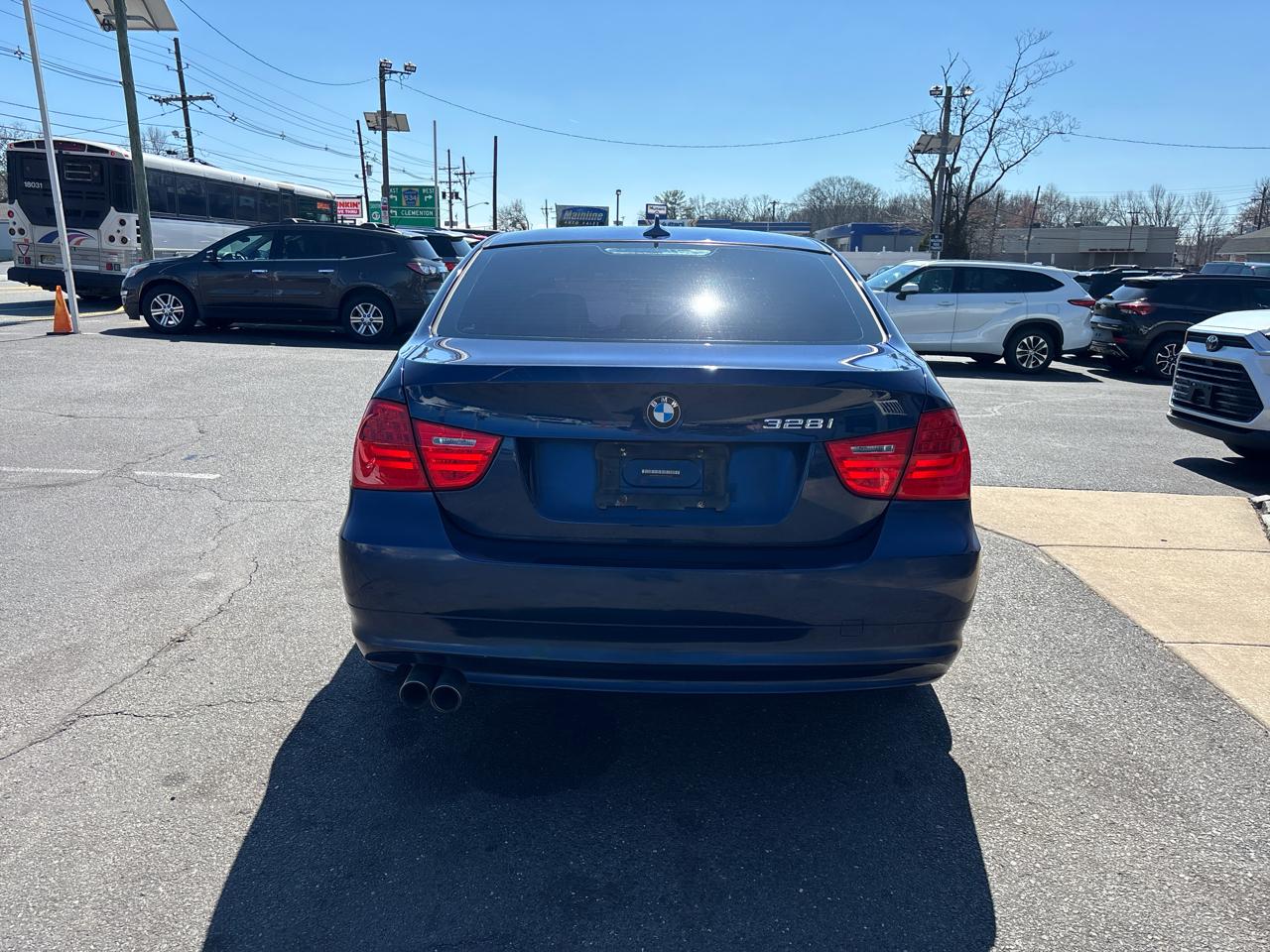 BMW 3 Series 4dr Sdn 328i RWD SULEV South Africa 2011