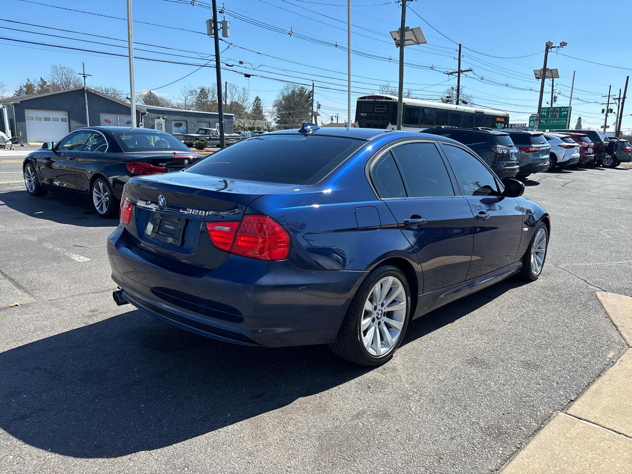 BMW 3 Series 4dr Sdn 328i RWD SULEV South Africa 2011