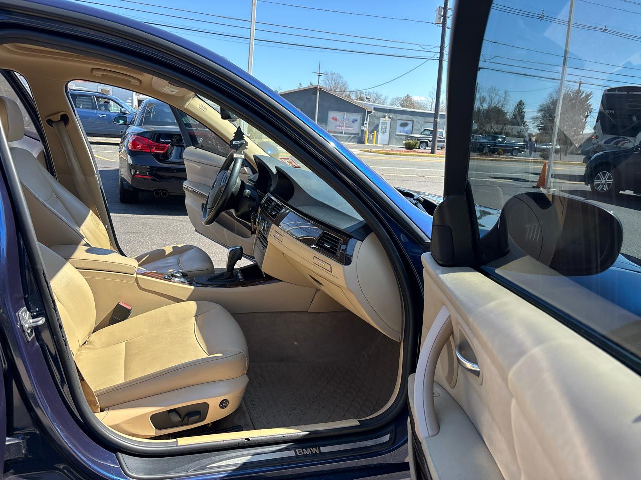 BMW 3 Series 4dr Sdn 328i RWD SULEV South Africa 2011