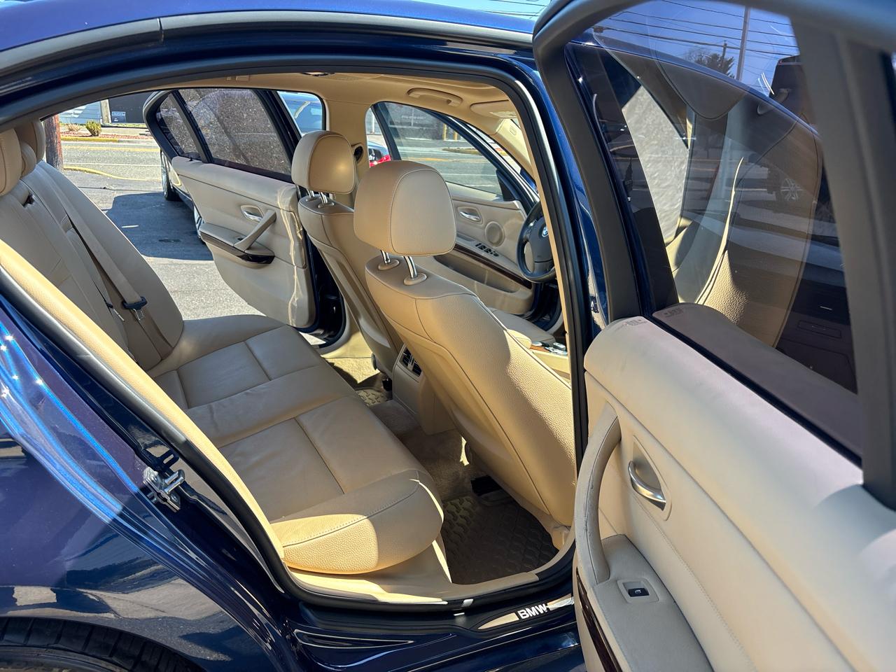 BMW 3 Series 4dr Sdn 328i RWD SULEV South Africa 2011