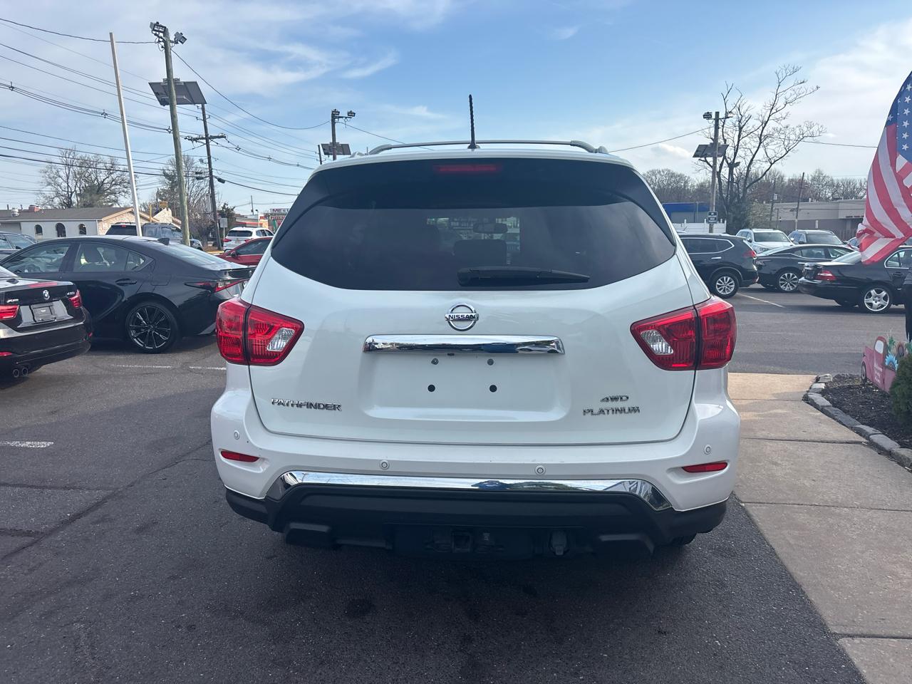 Nissan Pathfinder 4x4 Platinum 2018
