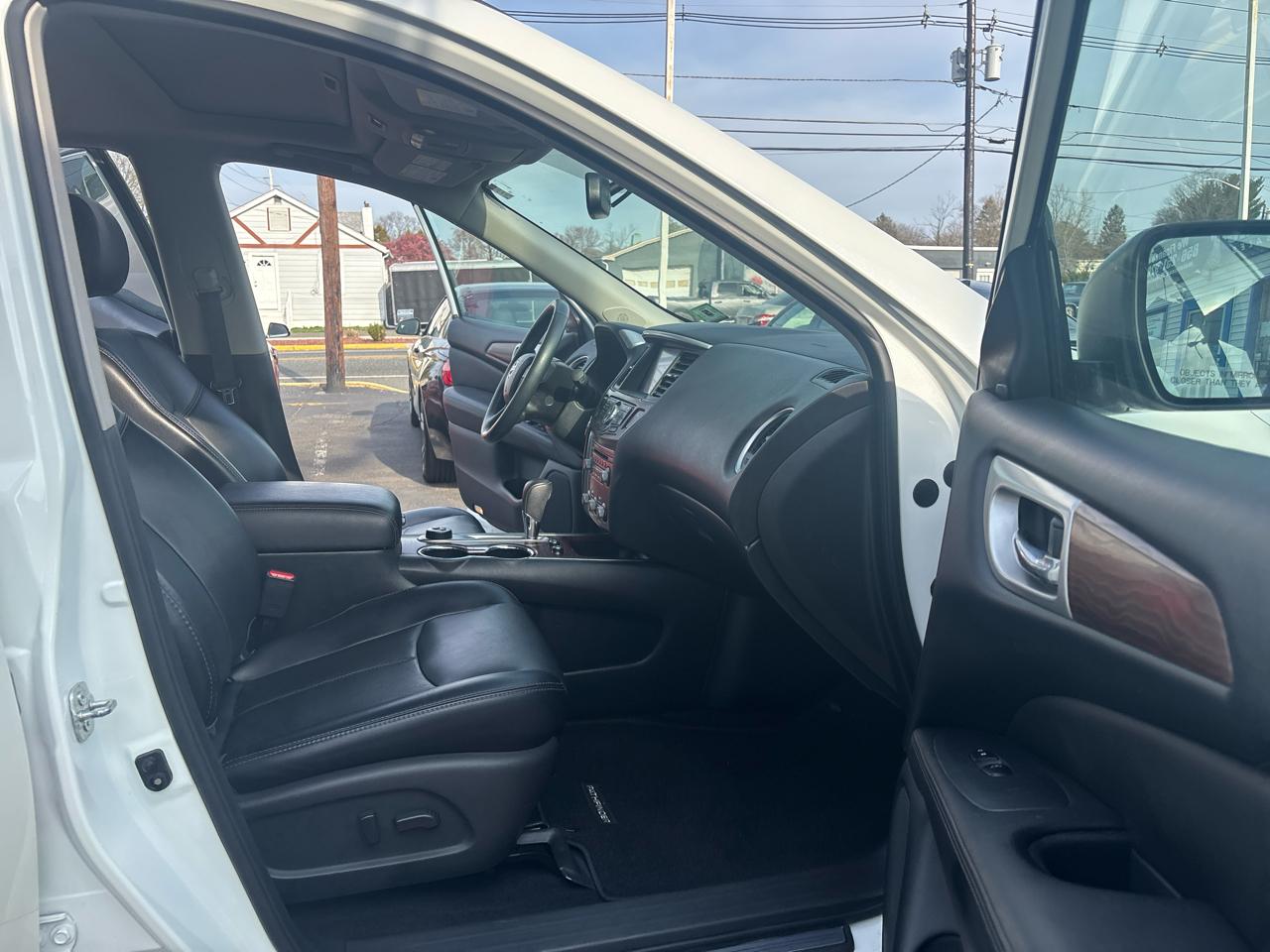 Nissan Pathfinder 4x4 Platinum 2018