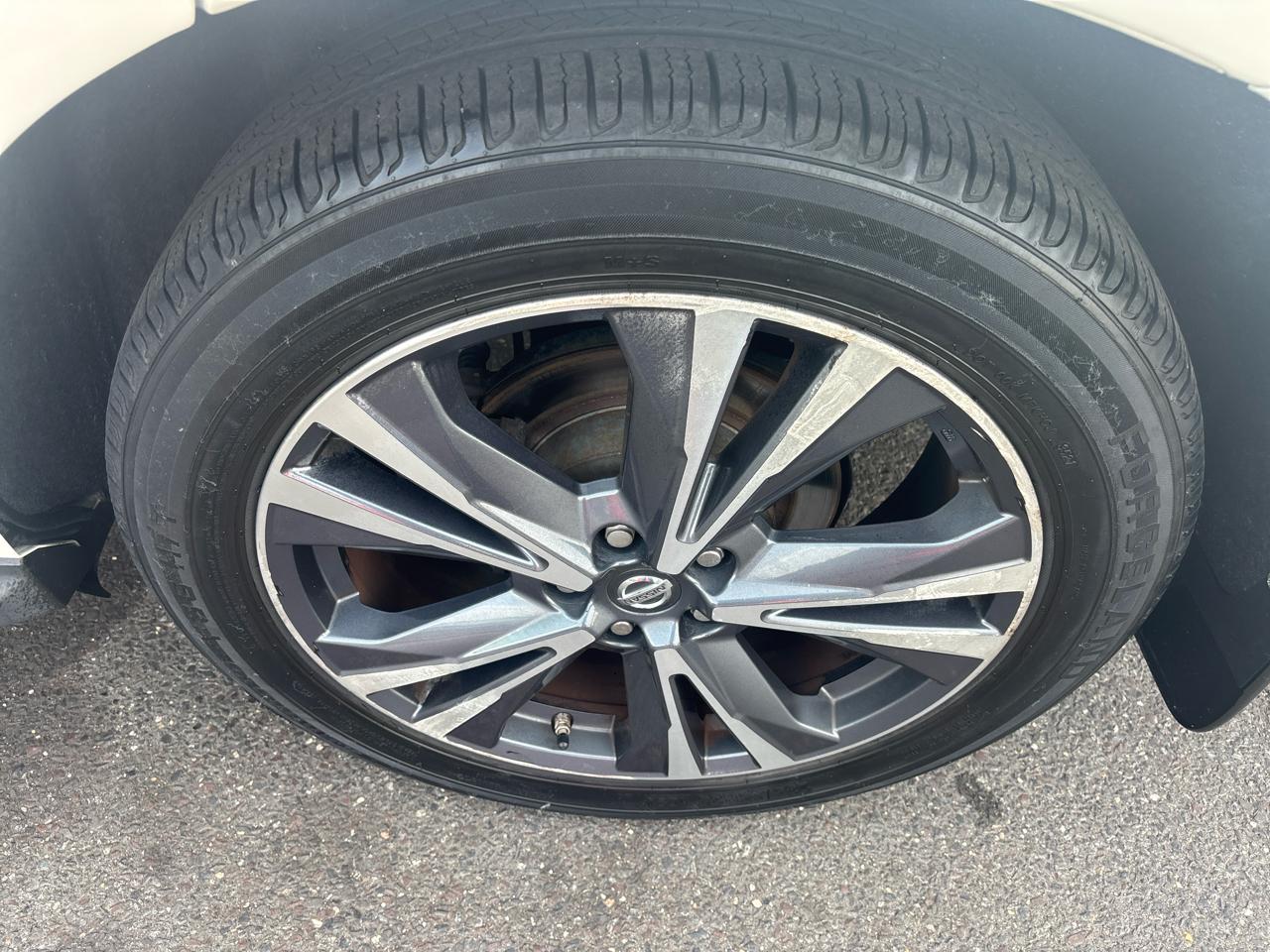 Nissan Pathfinder 4x4 Platinum 2018