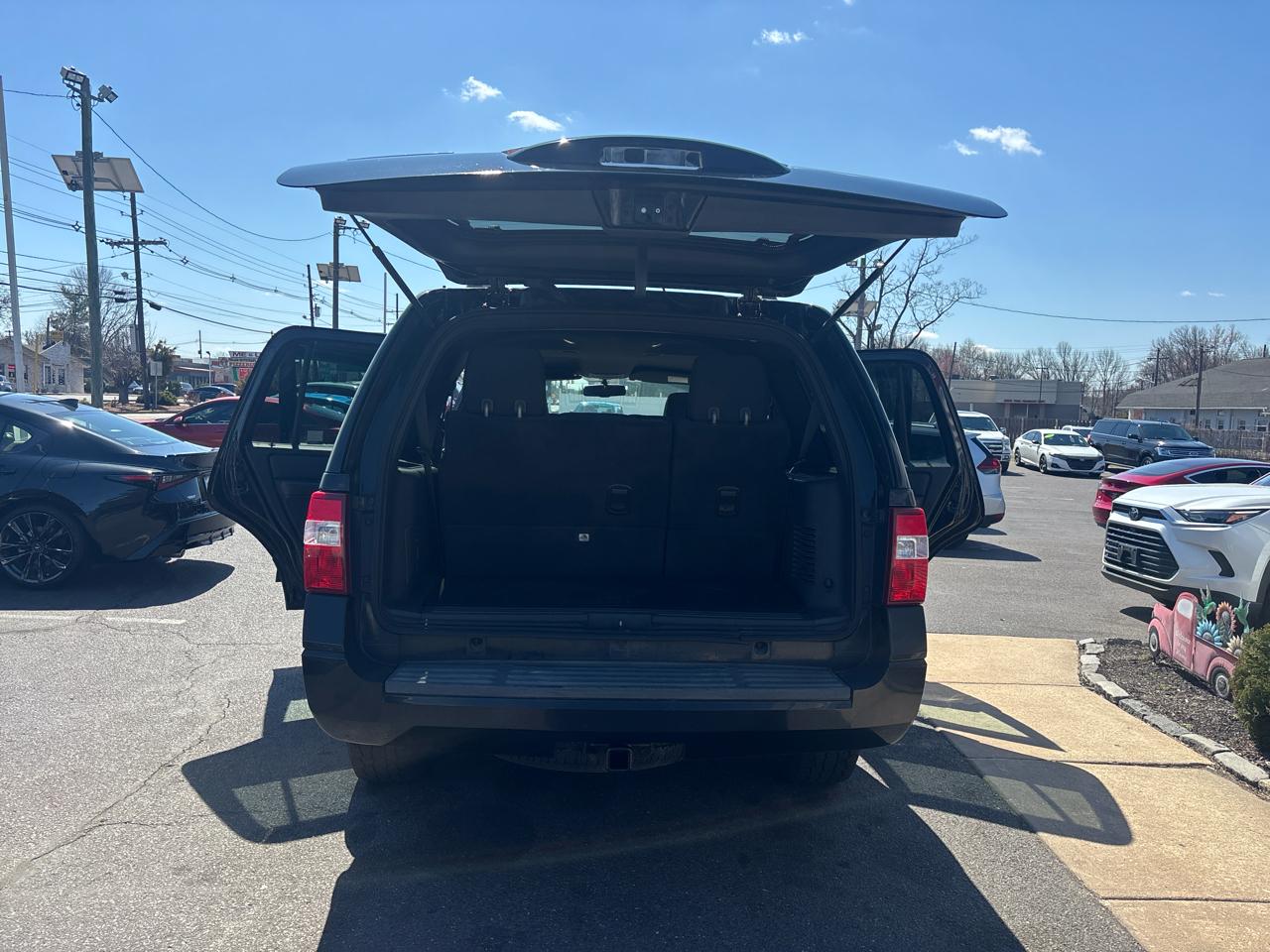 Ford Expedition 4WD 4dr XLT 2008