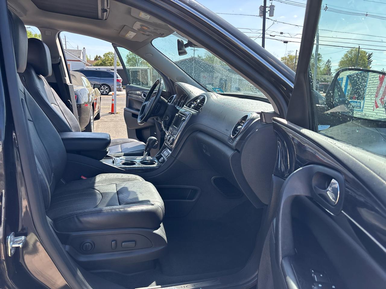 Buick Enclave FWD 4dr Leather 2016