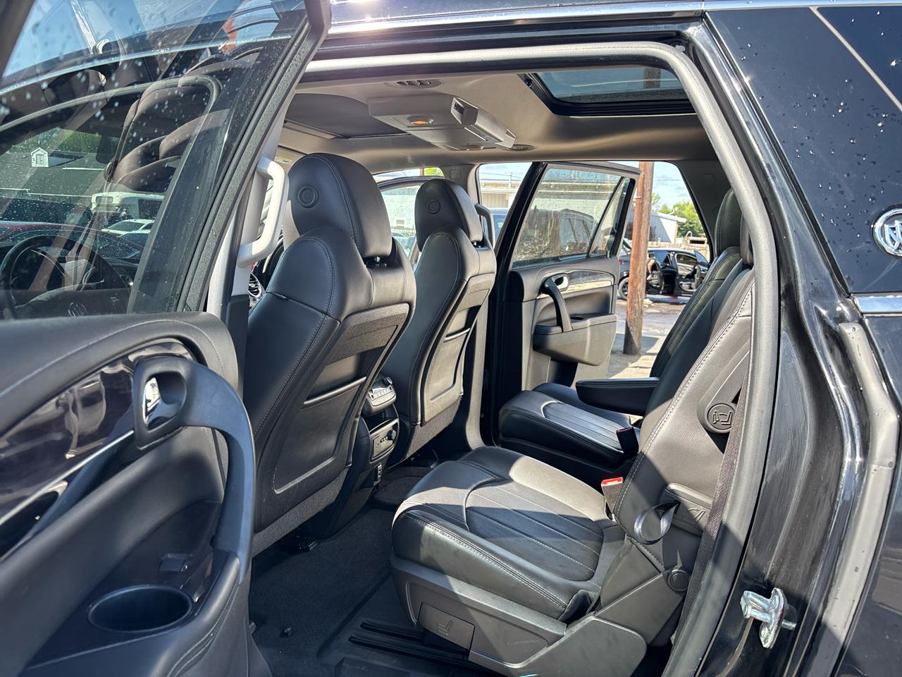 Buick Enclave FWD 4dr Leather 2016