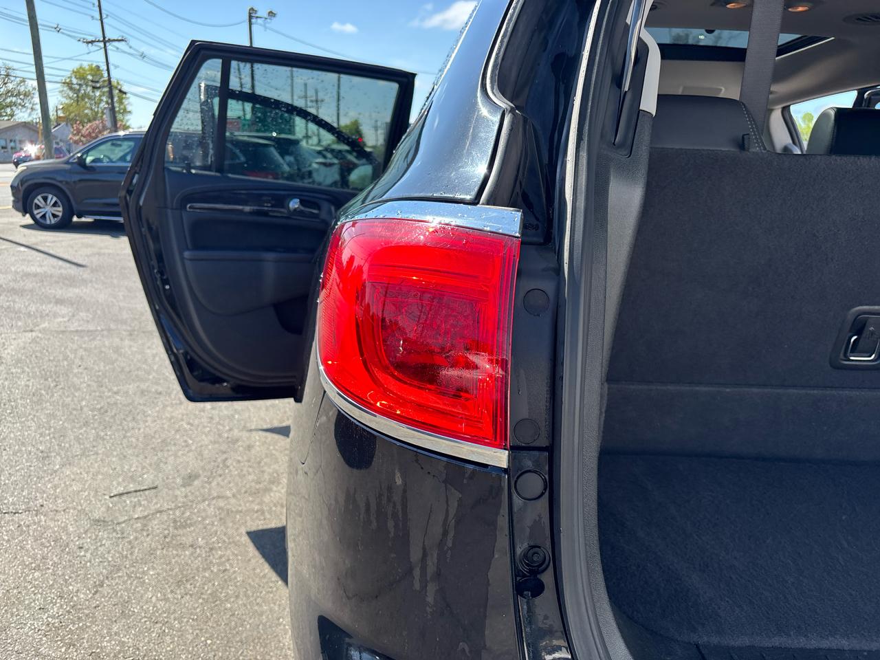 Buick Enclave FWD 4dr Leather 2016