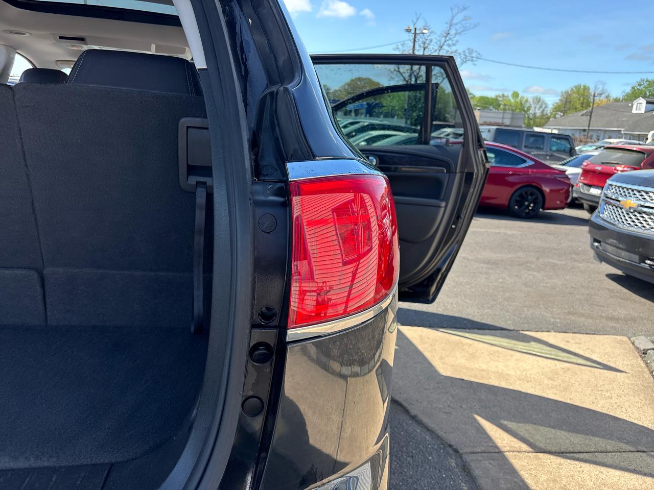 Buick Enclave FWD 4dr Leather 2016