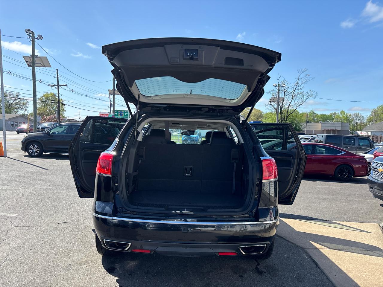 Buick Enclave FWD 4dr Leather 2016