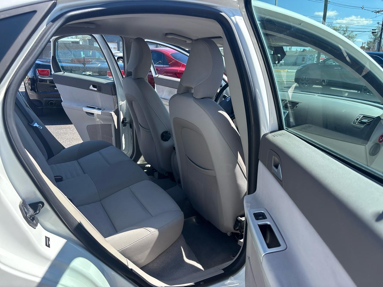 Volvo S40 4dr Sdn Auto FWD 2010