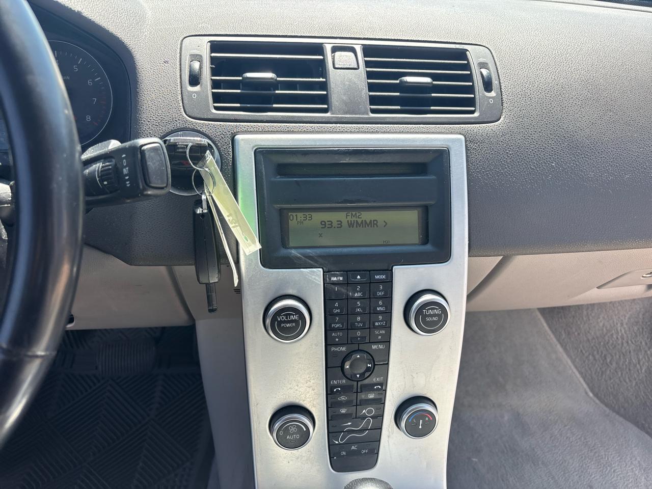 Volvo S40 4dr Sdn Auto FWD 2010