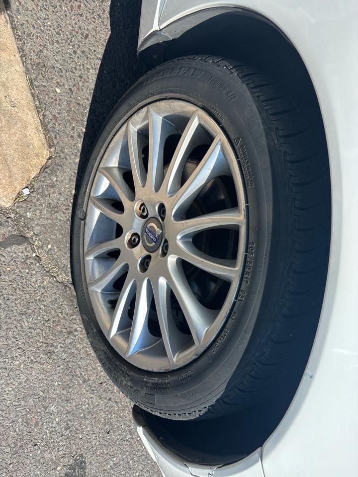 Volvo S40 4dr Sdn Auto FWD 2010