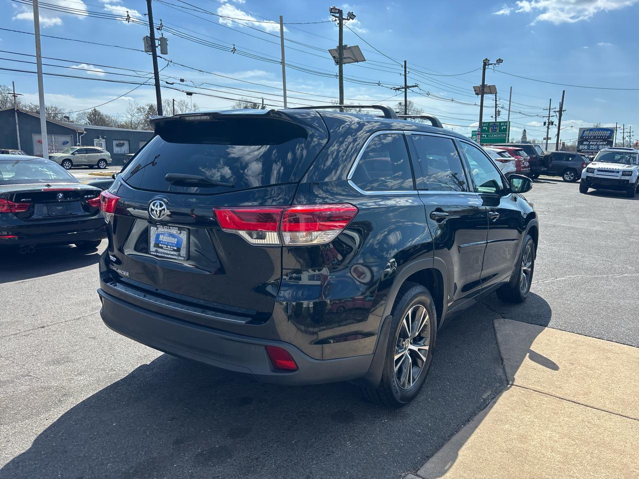 Toyota Highlander LE I4 FWD (Natl) 2017