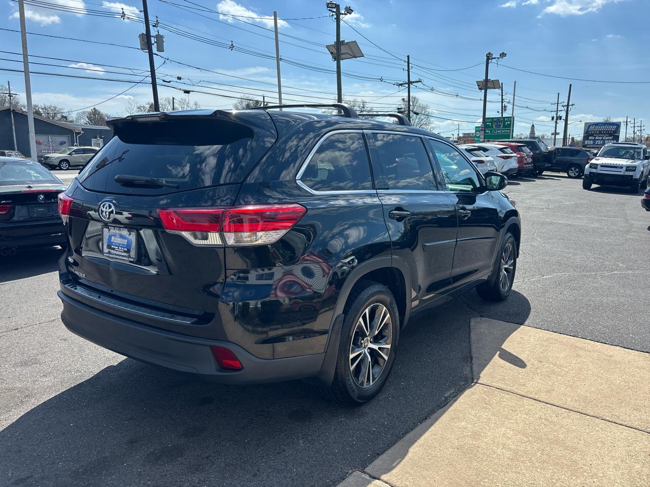 Toyota Highlander LE I4 FWD (Natl) 2017
