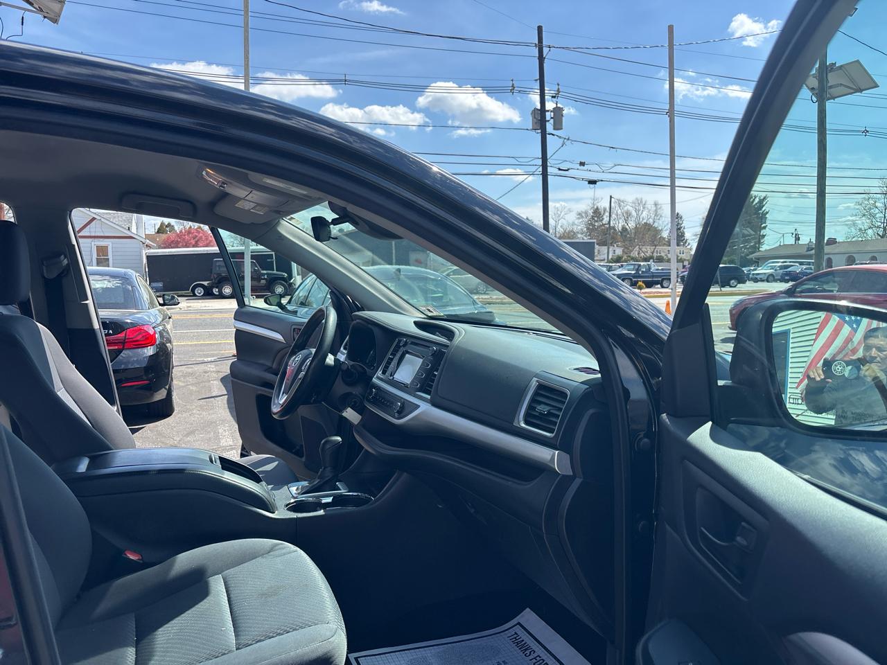 Toyota Highlander LE I4 FWD (Natl) 2017