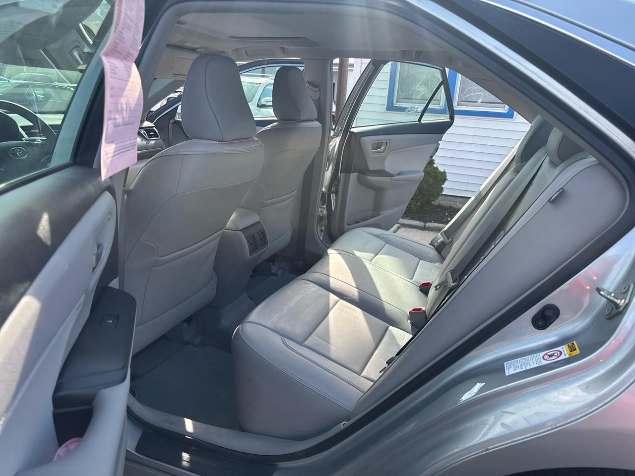 Toyota Camry XLE Auto (Natl) 2017