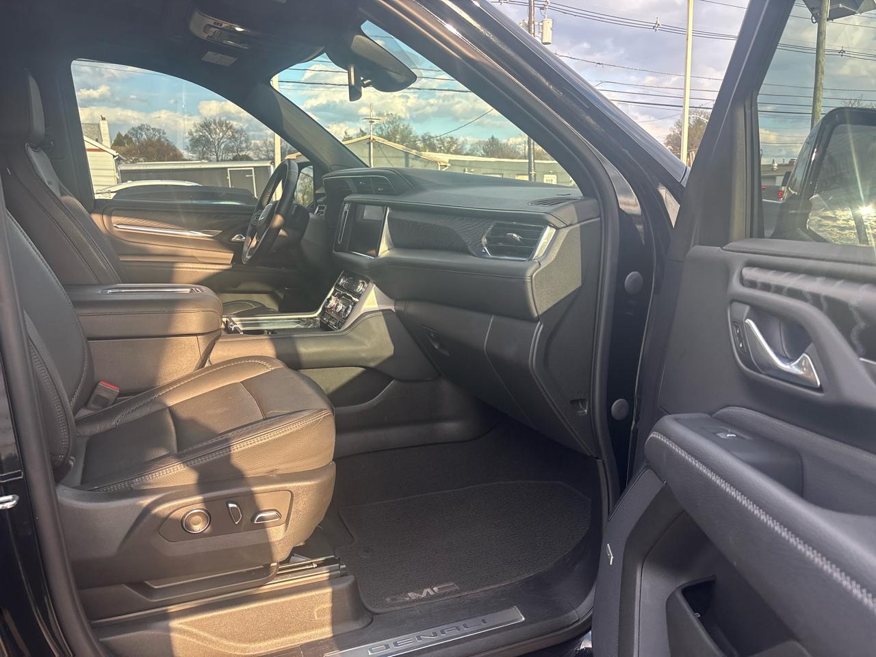 GMC Yukon 4WD 4dr Denali 2023