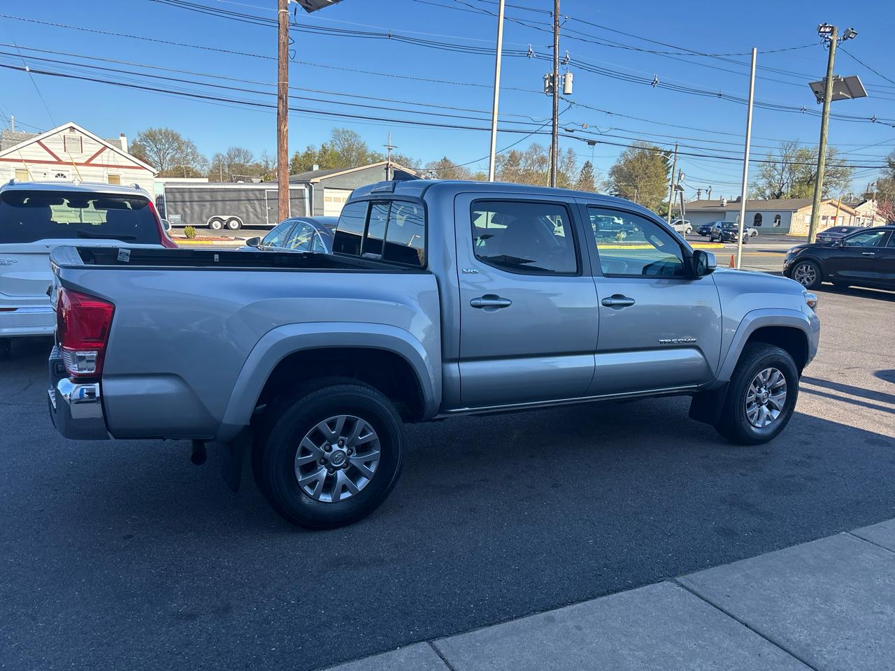 Toyota Tacoma 4WD Access Cab V6 AT SR5 (Natl) 2017