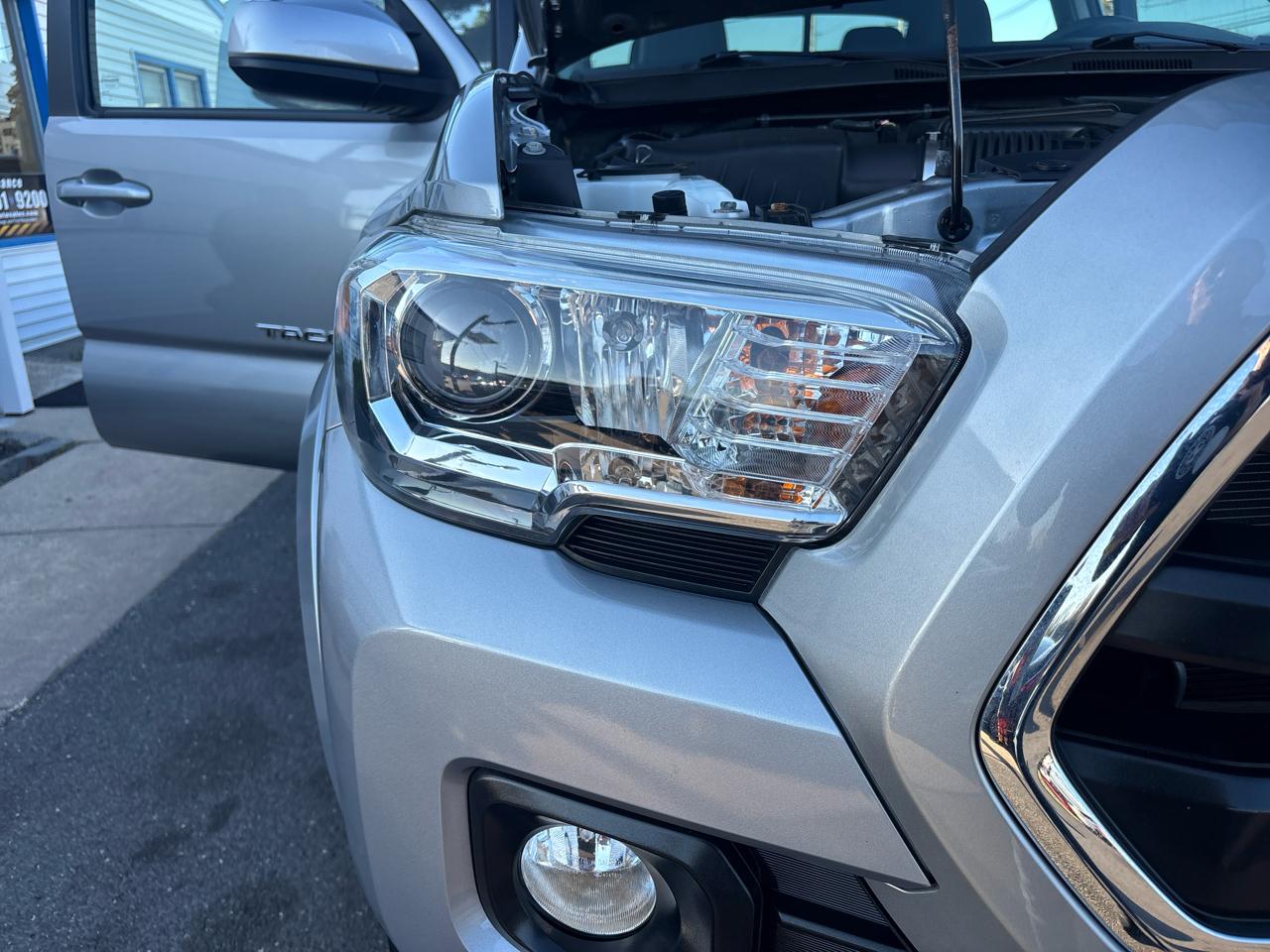 Toyota Tacoma 4WD Access Cab V6 AT SR5 (Natl) 2017
