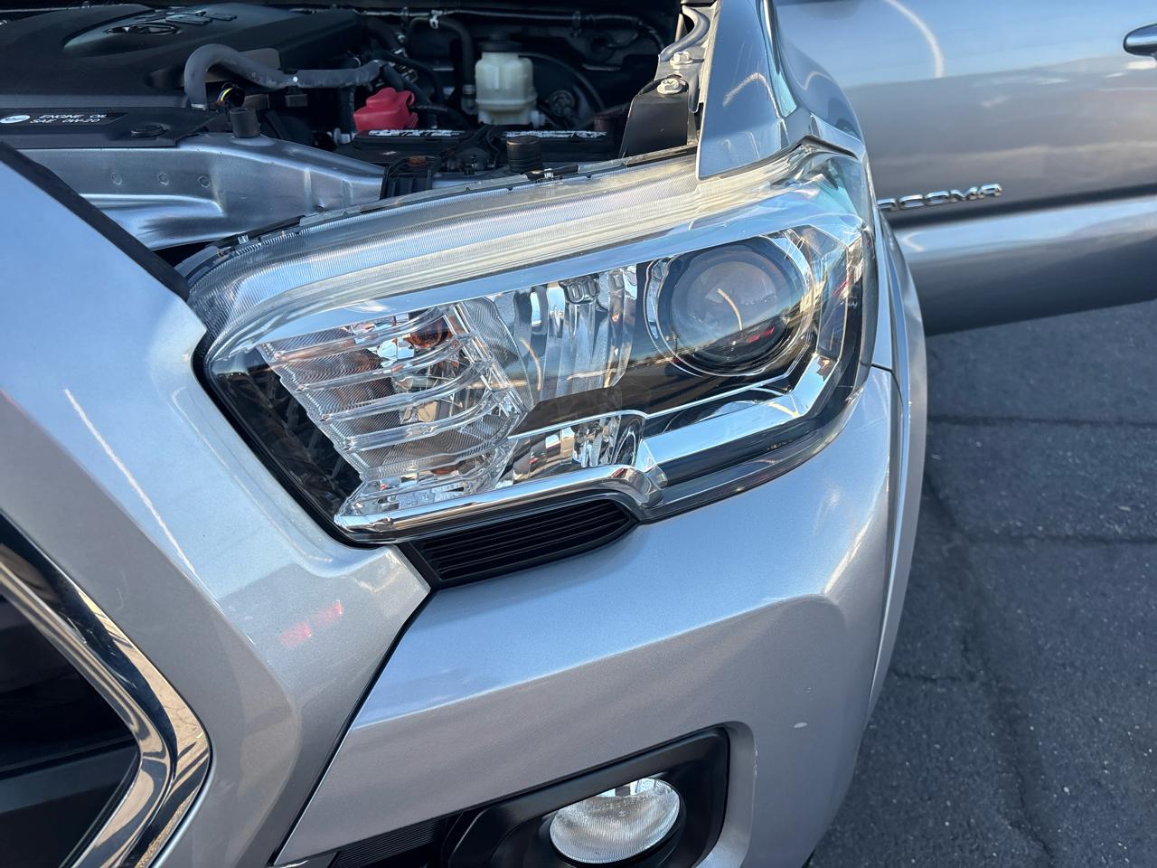 Toyota Tacoma 4WD Access Cab V6 AT SR5 (Natl) 2017