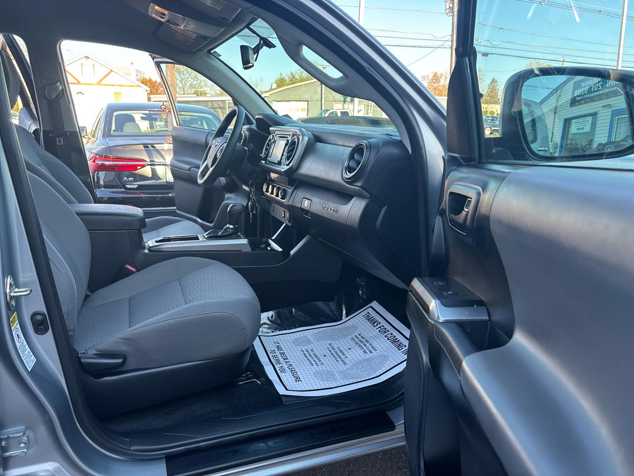 Toyota Tacoma 4WD Access Cab V6 AT SR5 (Natl) 2017