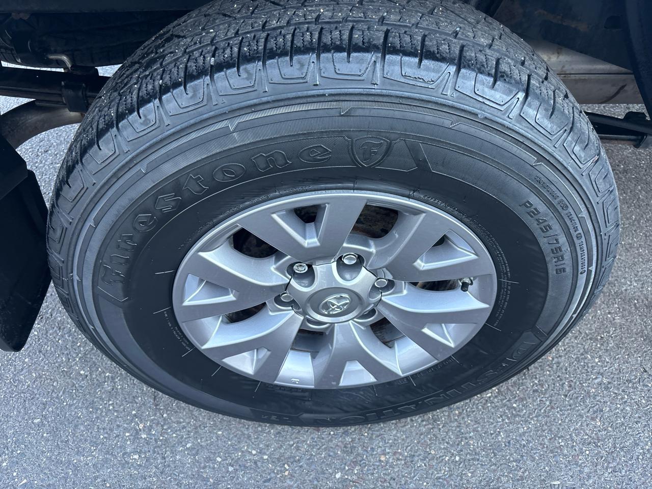 Toyota Tacoma 4WD Access Cab V6 AT SR5 (Natl) 2017