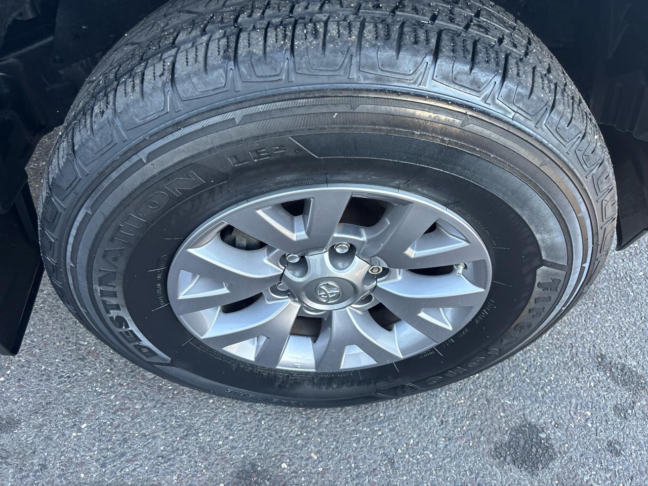 Toyota Tacoma 4WD Access Cab V6 AT SR5 (Natl) 2017