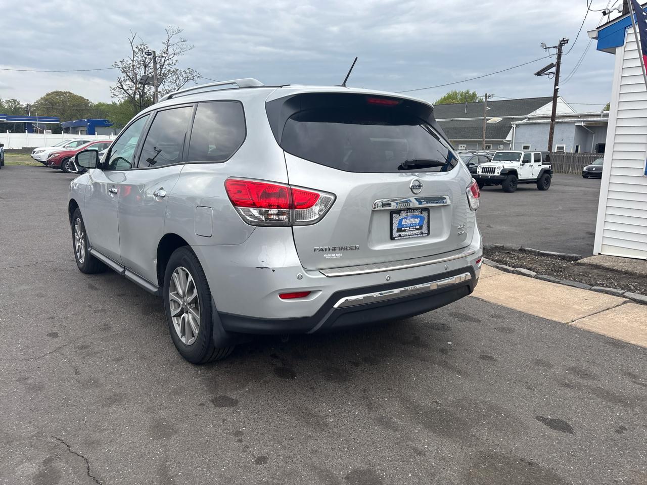 Nissan Pathfinder 4WD 4dr SV 2016