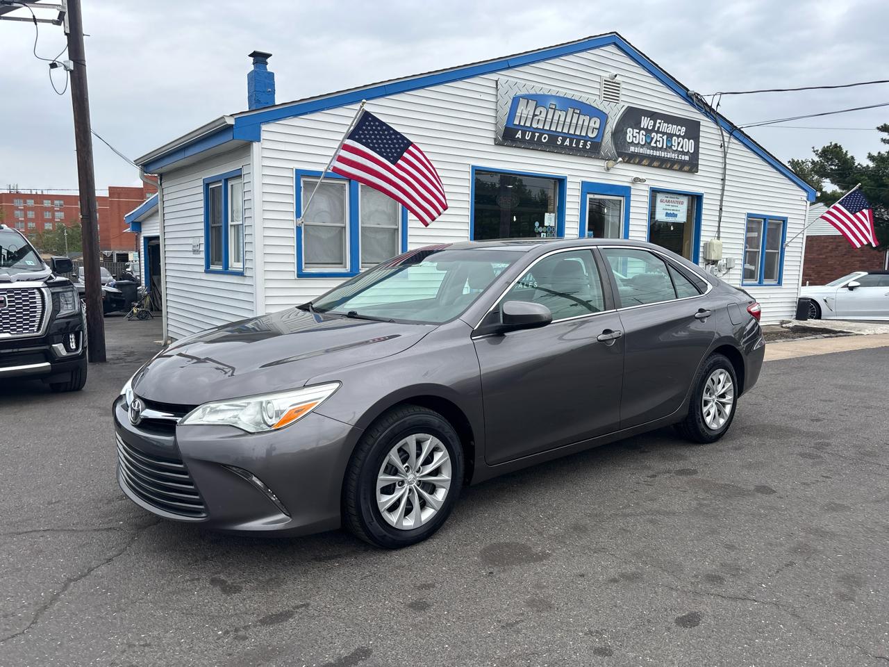 Toyota Camry XLE Auto (Natl) 2017