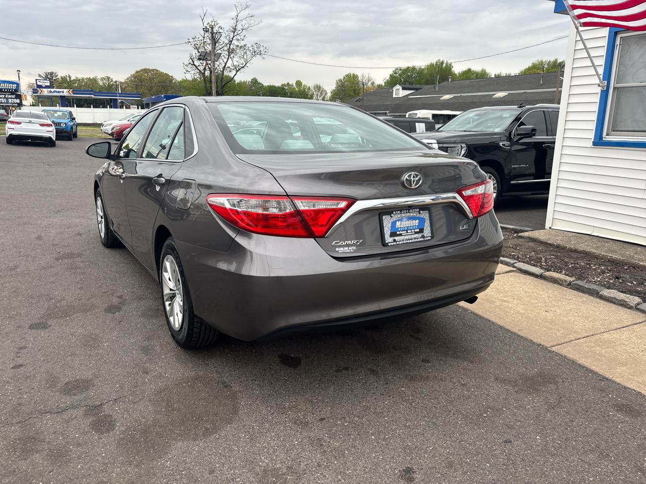 Toyota Camry XLE Auto (Natl) 2017