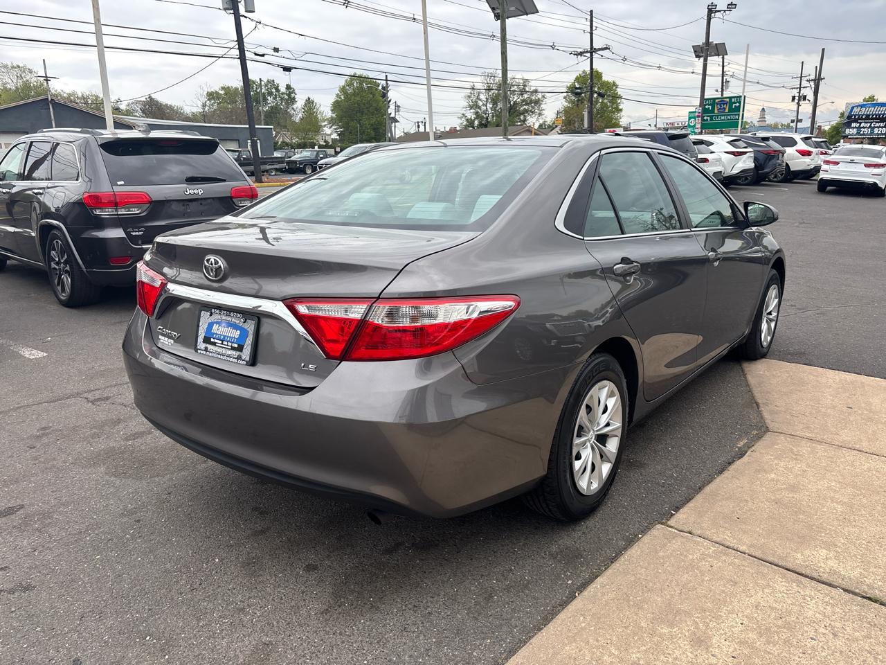 Toyota Camry XLE Auto (Natl) 2017