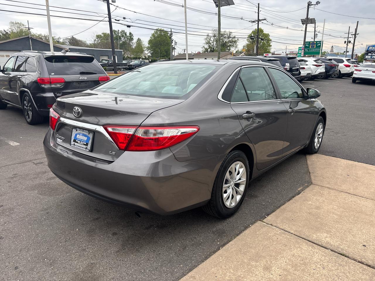 Toyota Camry XLE Auto (Natl) 2017