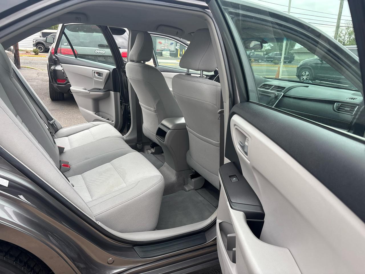 Toyota Camry XLE Auto (Natl) 2017