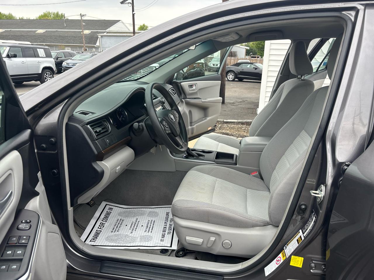 Toyota Camry XLE Auto (Natl) 2017