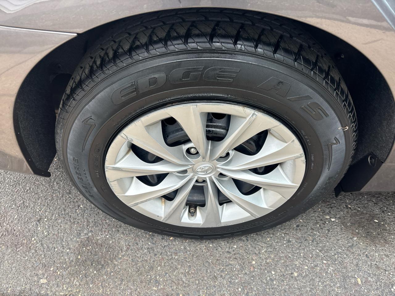 Toyota Camry XLE Auto (Natl) 2017