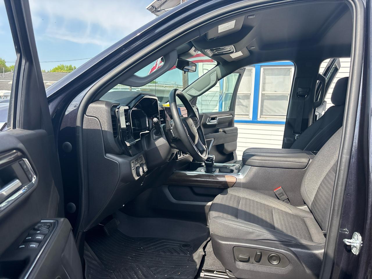 Chevrolet Silverado 1500 4WD Crew Cab 147" LT Trail Boss 2023