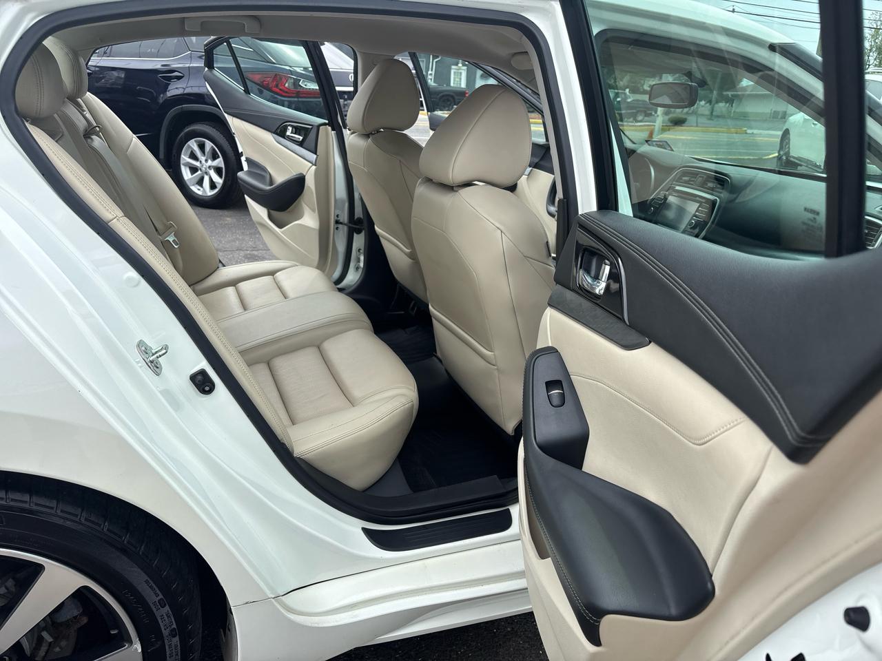 Nissan Maxima 4dr Sdn 3.5 SV 2016