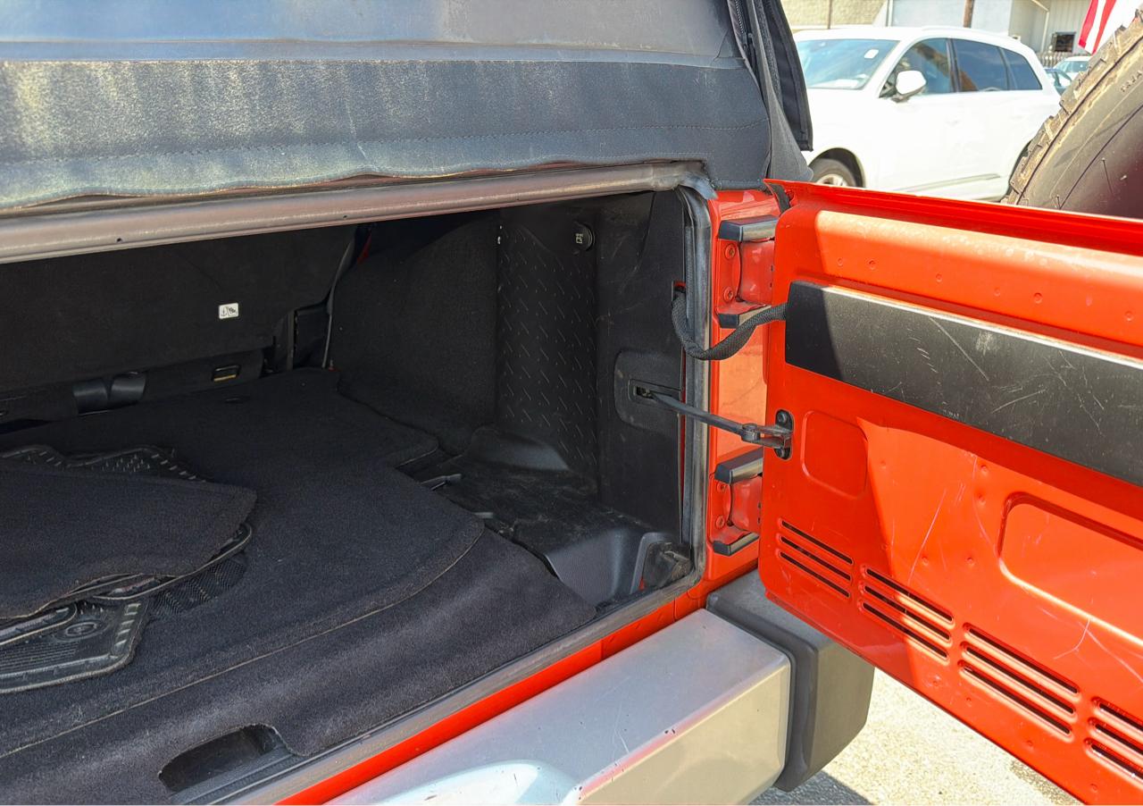 Jeep Wrangler Unlimited 4WD 4dr Sahara 2015