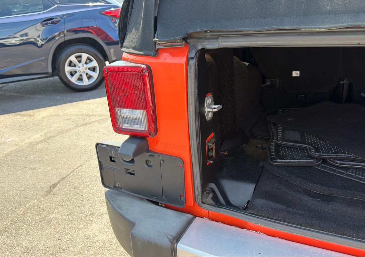 Jeep Wrangler Unlimited 4WD 4dr Sahara 2015