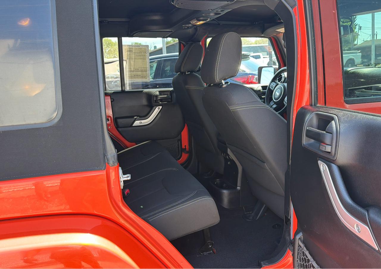 Jeep Wrangler Unlimited 4WD 4dr Sahara 2015