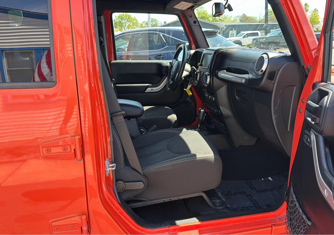 Jeep Wrangler Unlimited 4WD 4dr Sahara 2015
