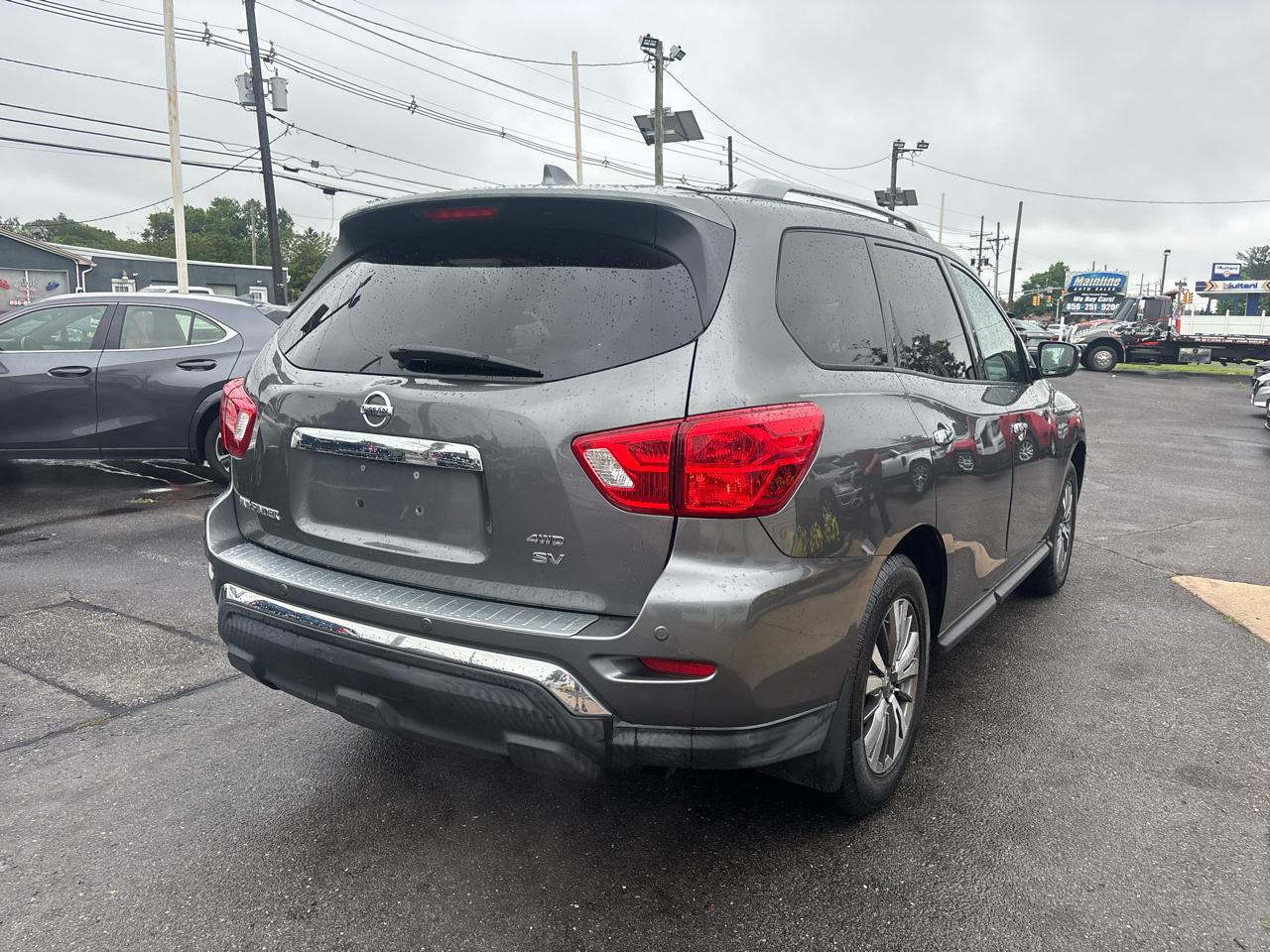 Nissan Pathfinder 4x4 SV 2019