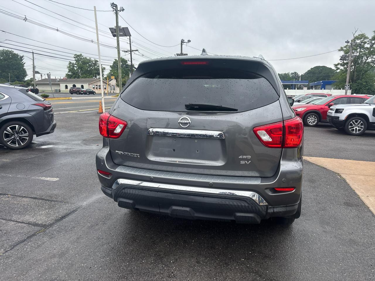 Nissan Pathfinder 4x4 SV 2019