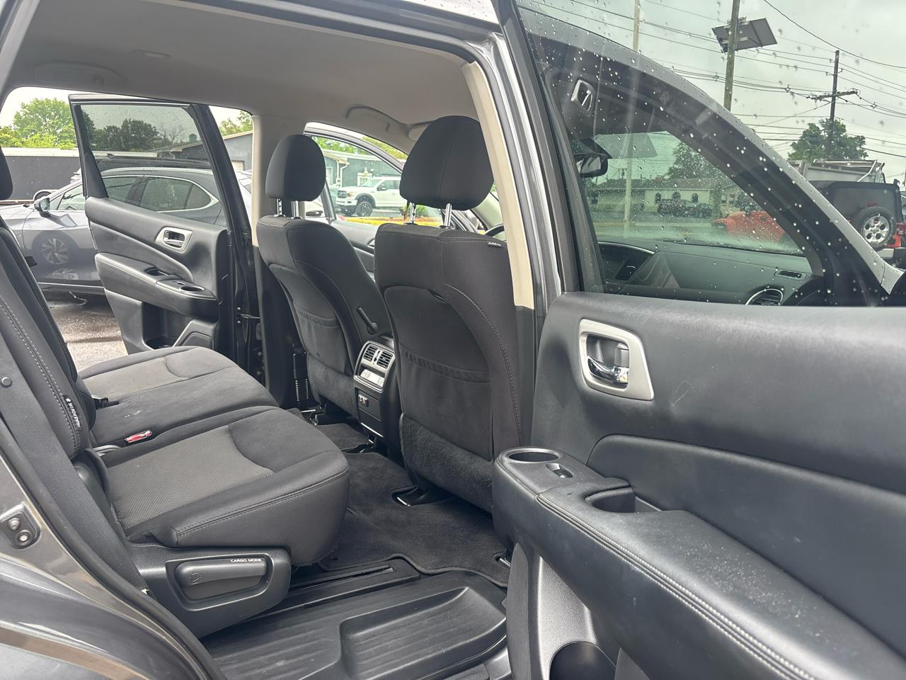 Nissan Pathfinder 4x4 SV 2019