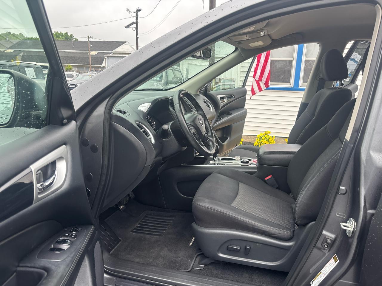 Nissan Pathfinder 4x4 SV 2019