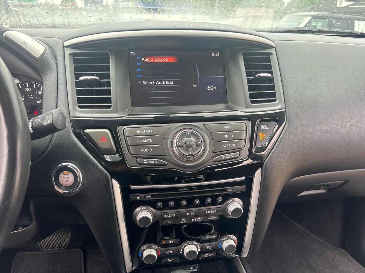 Nissan Pathfinder 4x4 SV 2019