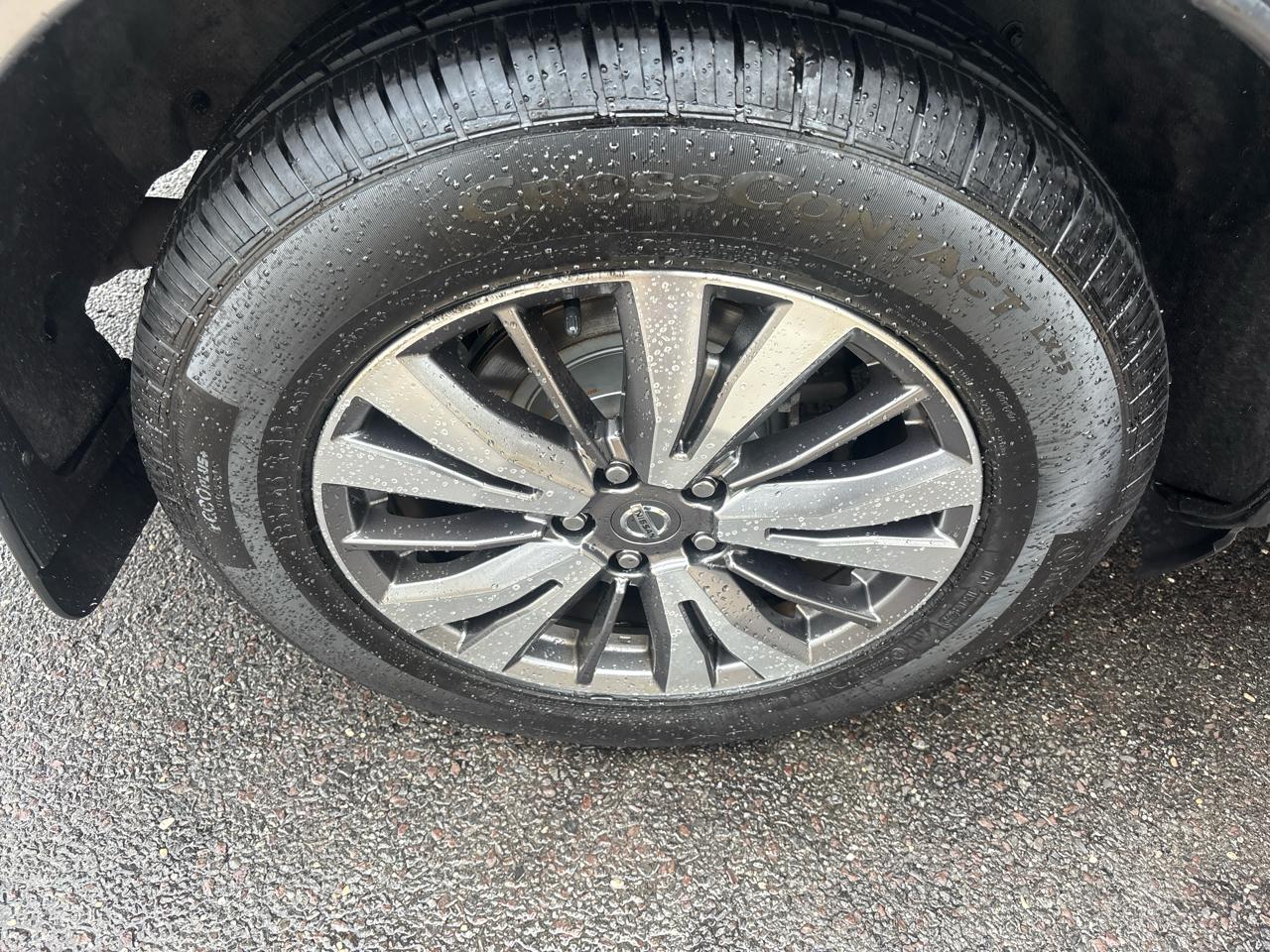 Nissan Pathfinder 4x4 SV 2019