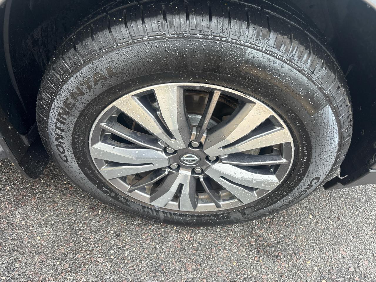 Nissan Pathfinder 4x4 SV 2019