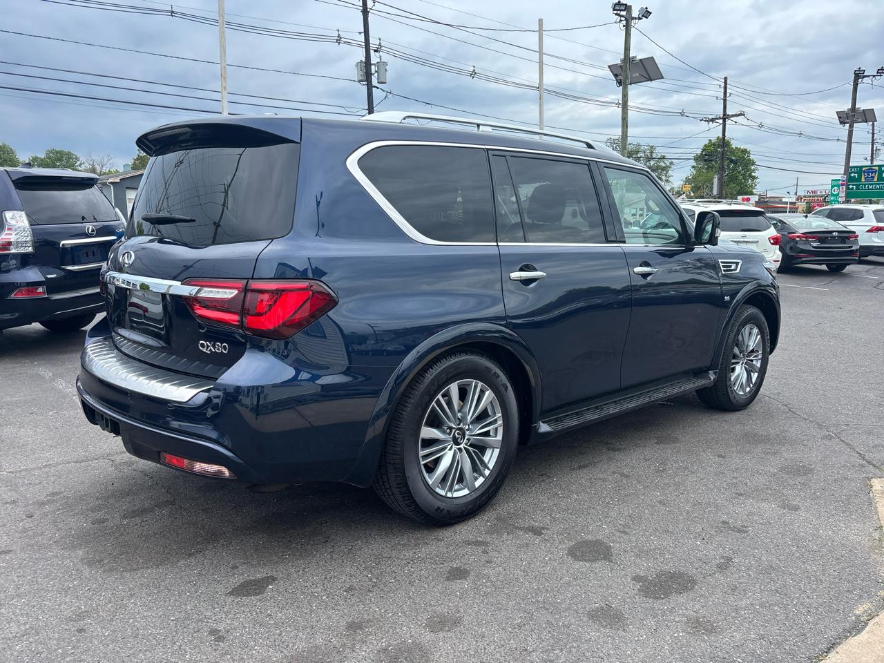 Infiniti QX80 LUXE AWD 2019