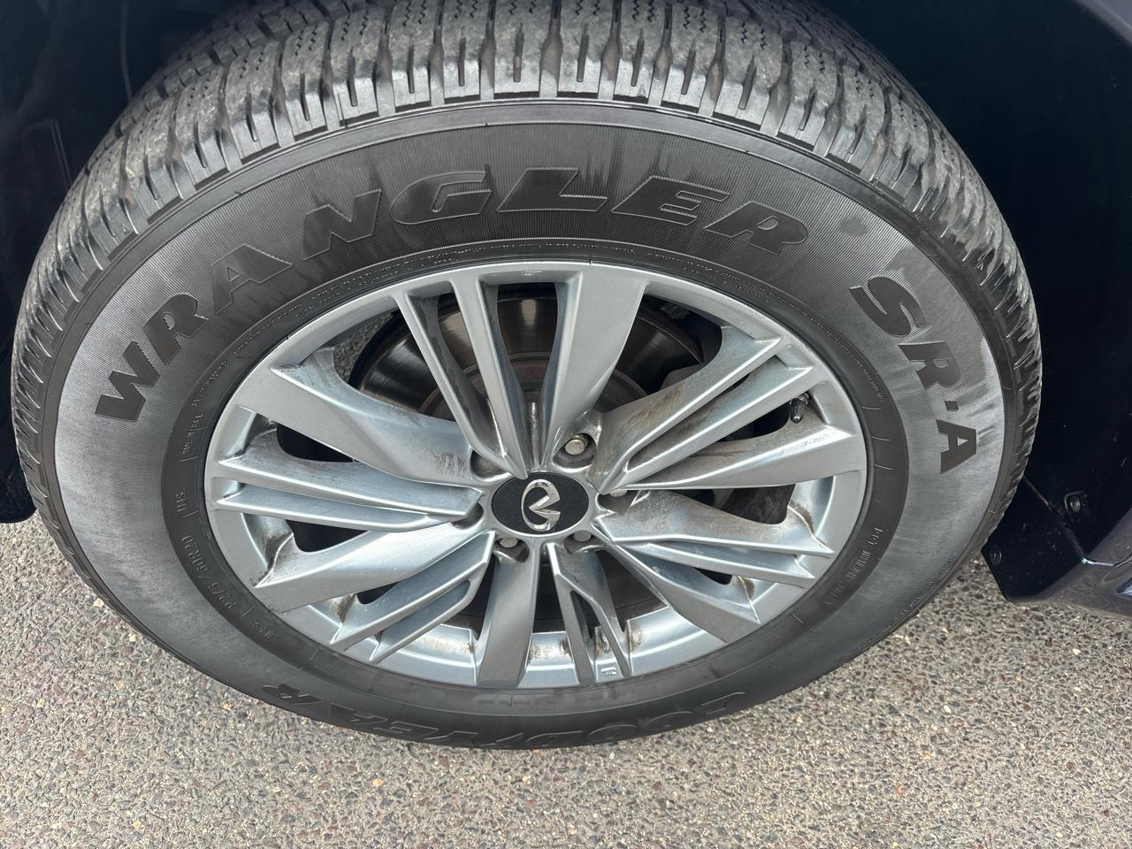 Infiniti QX80 LUXE AWD 2019